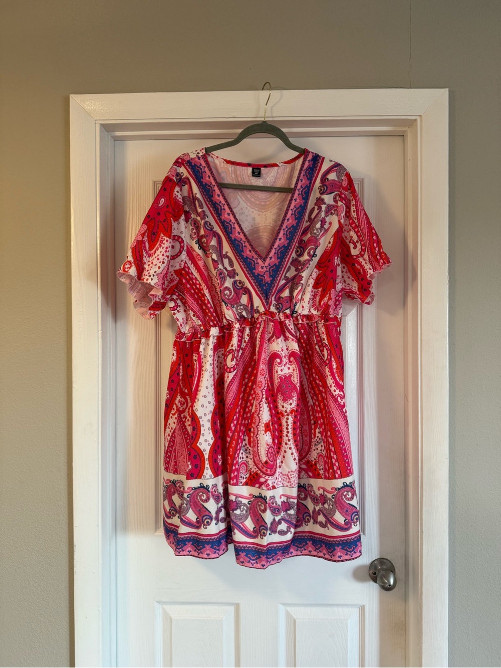 SHEIN 4x, Pink Paisley V-Neck Short Dress